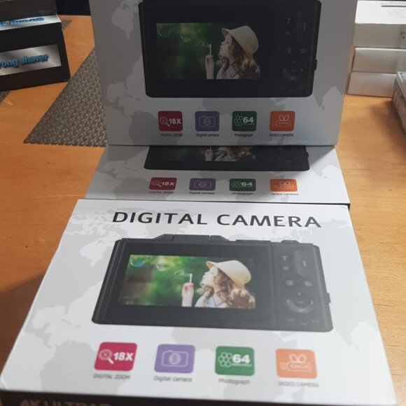 Digital Camera 4K ULTRA HD 64 Mega Pixels - White - Picture 3 of 4